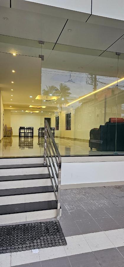Blueway Residency Downtown Hotel تريفِندرم المظهر الخارجي الصورة