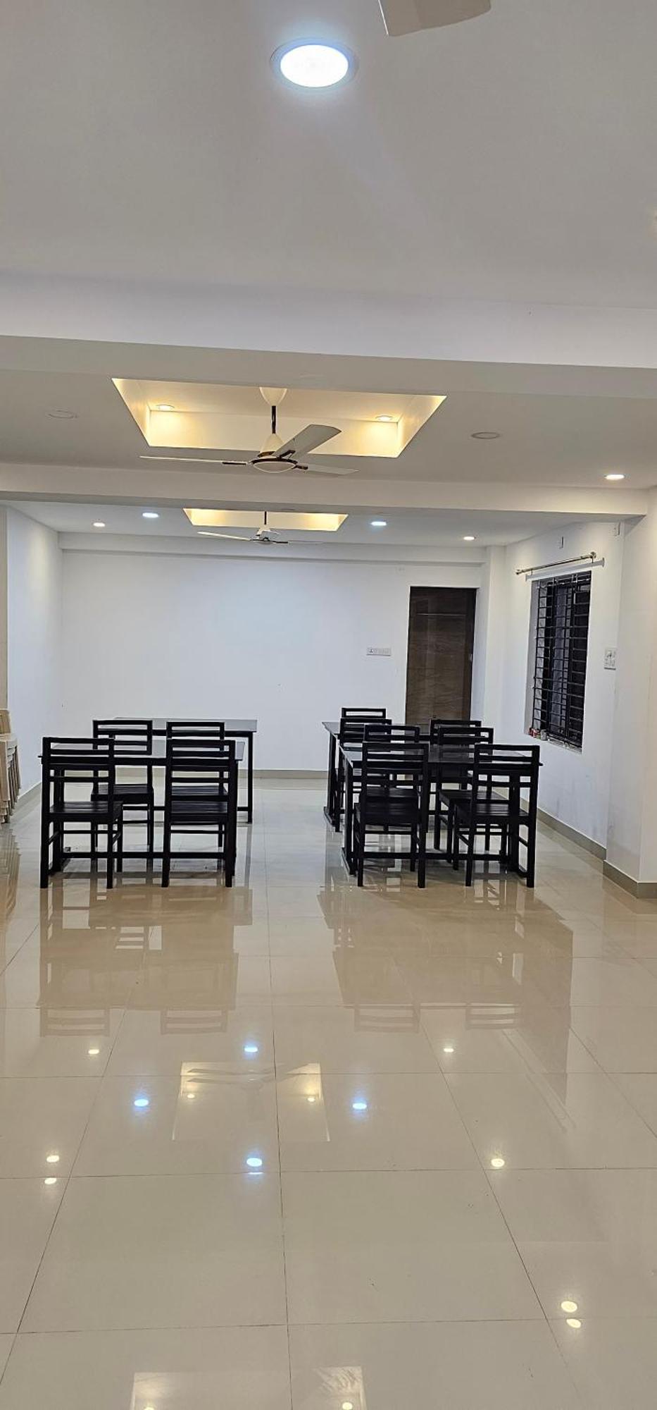 Blueway Residency Downtown Hotel تريفِندرم المظهر الخارجي الصورة