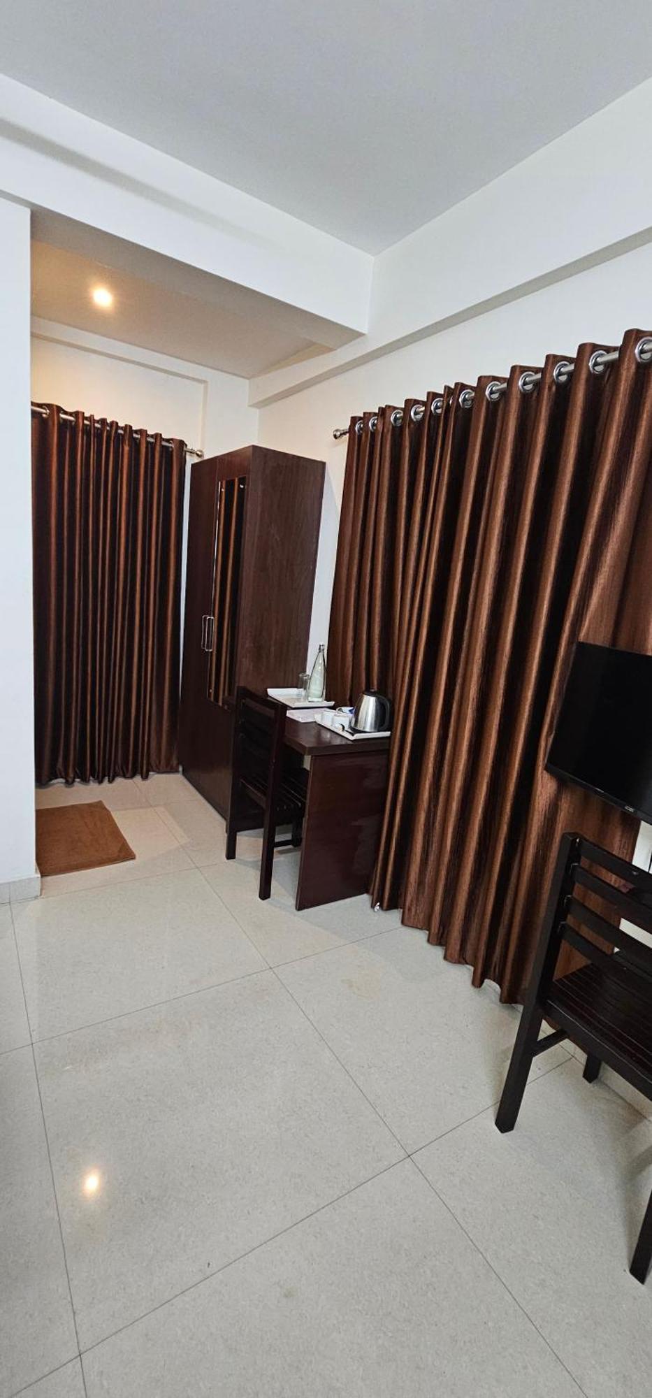 Blueway Residency Downtown Hotel تريفِندرم المظهر الخارجي الصورة
