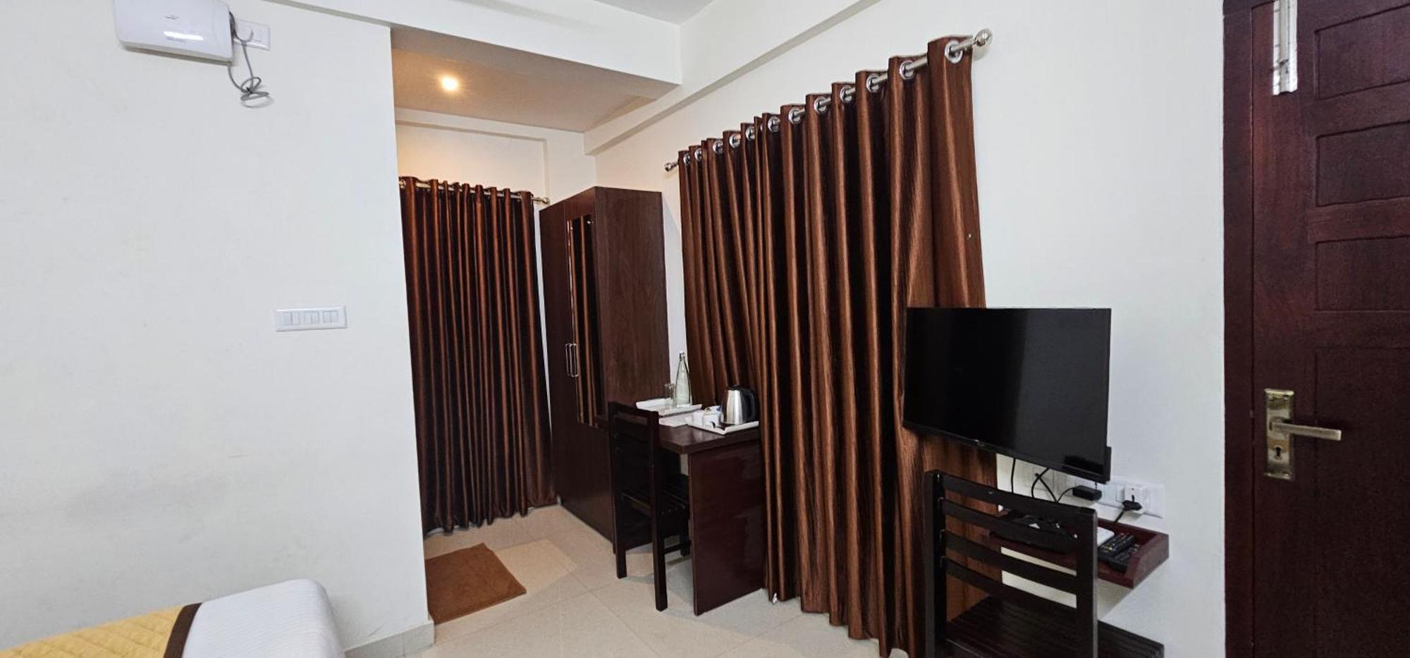 Blueway Residency Downtown Hotel تريفِندرم المظهر الخارجي الصورة