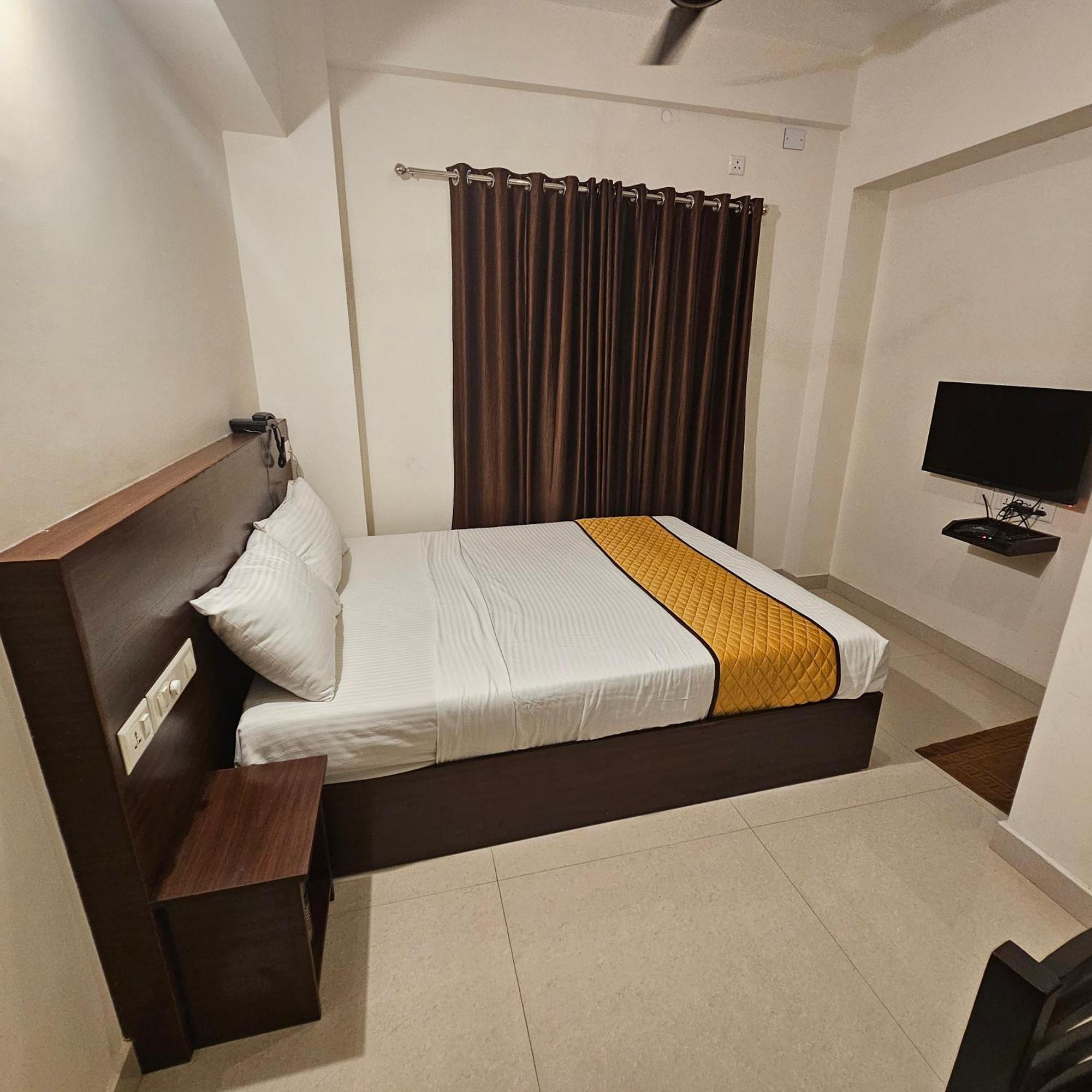 Blueway Residency Downtown Hotel تريفِندرم المظهر الخارجي الصورة