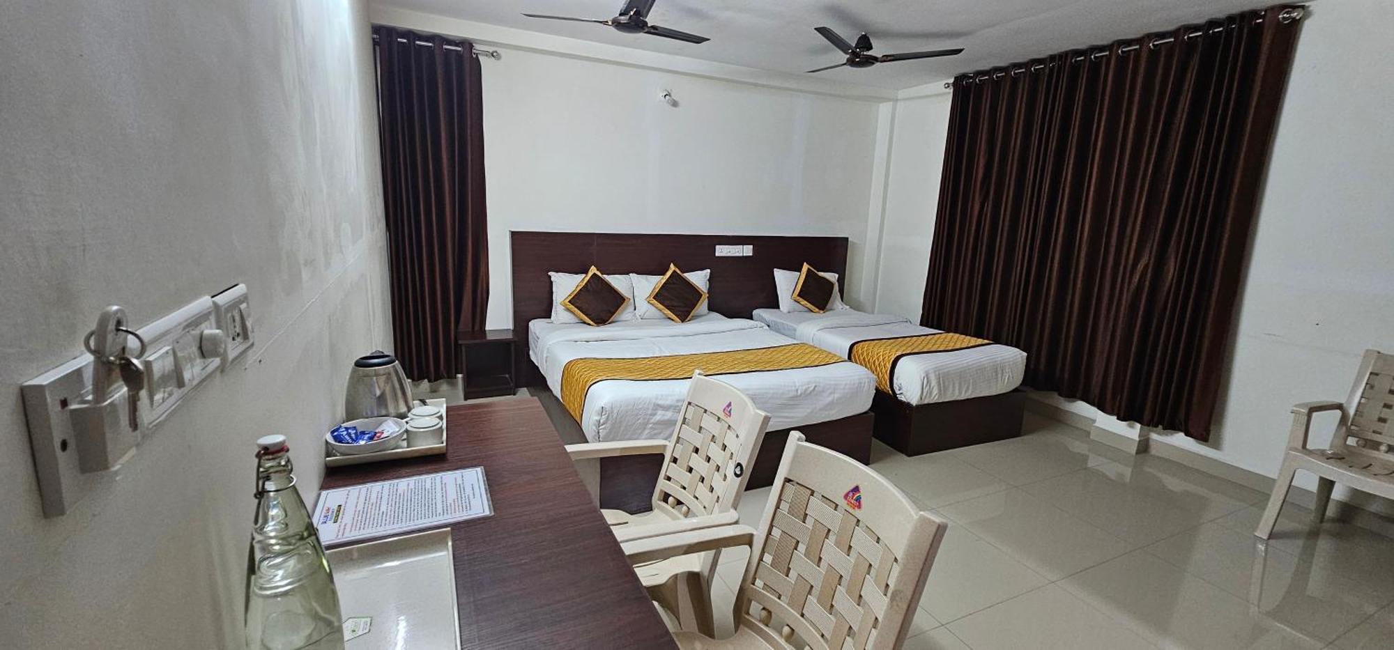 Blueway Residency Downtown Hotel تريفِندرم المظهر الخارجي الصورة