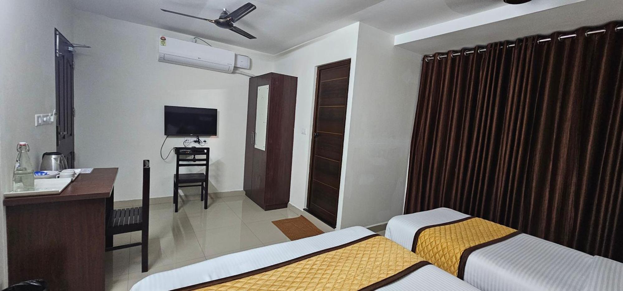 Blueway Residency Downtown Hotel تريفِندرم المظهر الخارجي الصورة