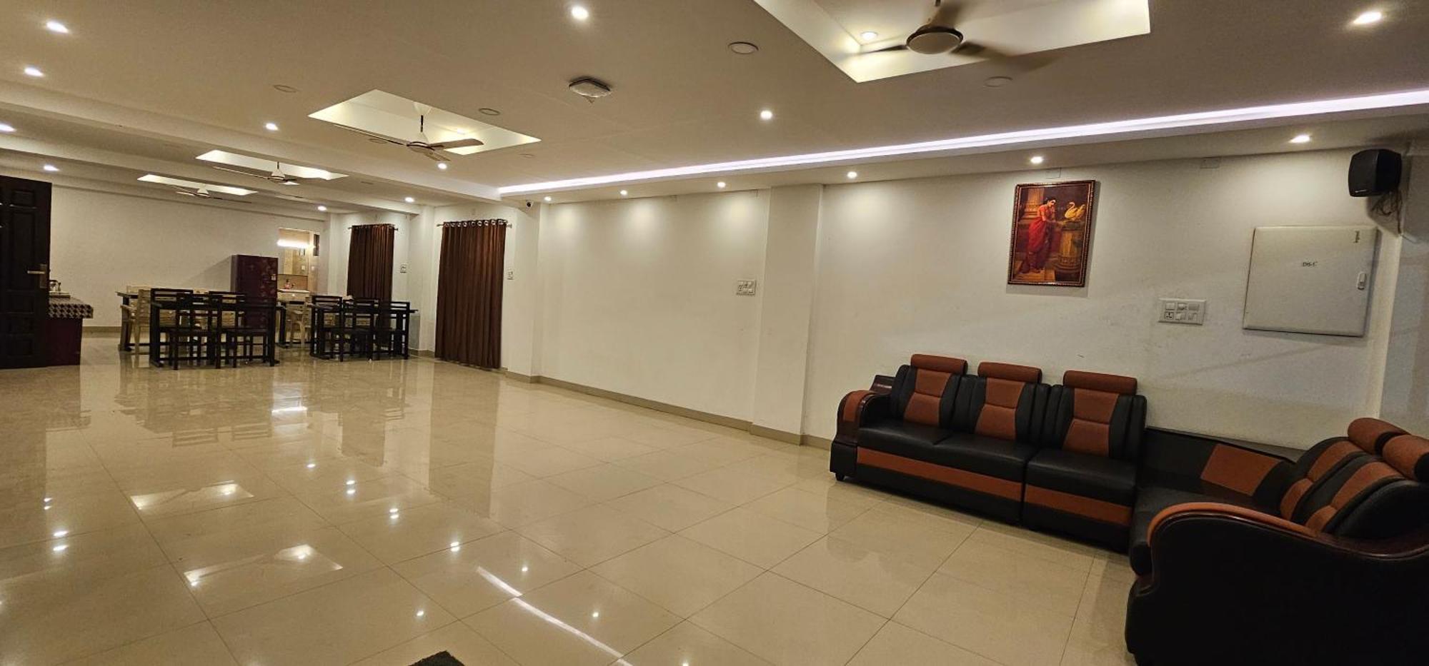 Blueway Residency Downtown Hotel تريفِندرم المظهر الخارجي الصورة