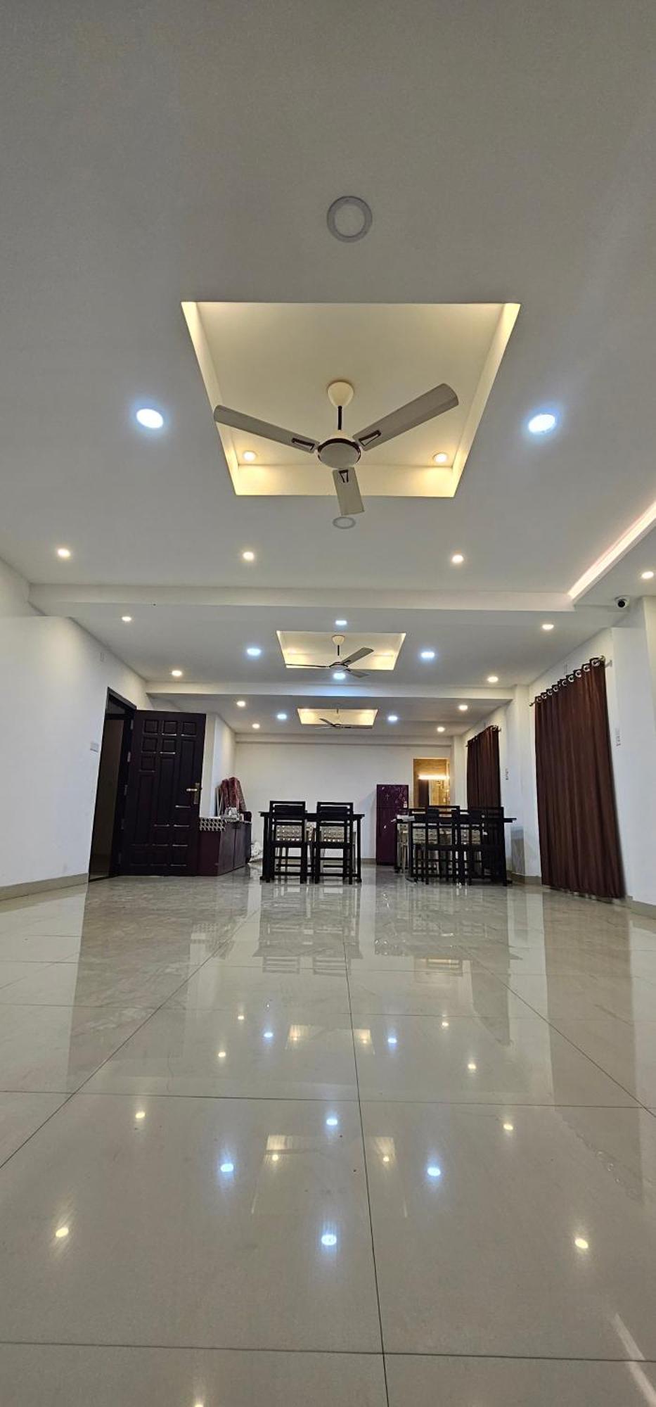 Blueway Residency Downtown Hotel تريفِندرم المظهر الخارجي الصورة