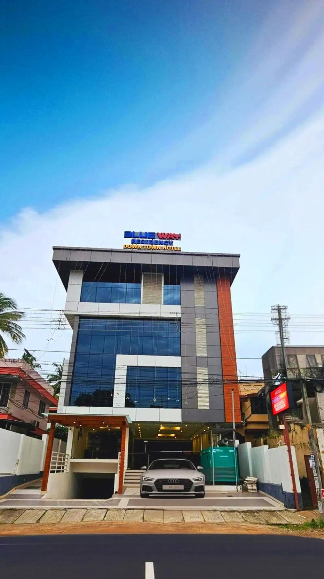 Blueway Residency Downtown Hotel تريفِندرم المظهر الخارجي الصورة